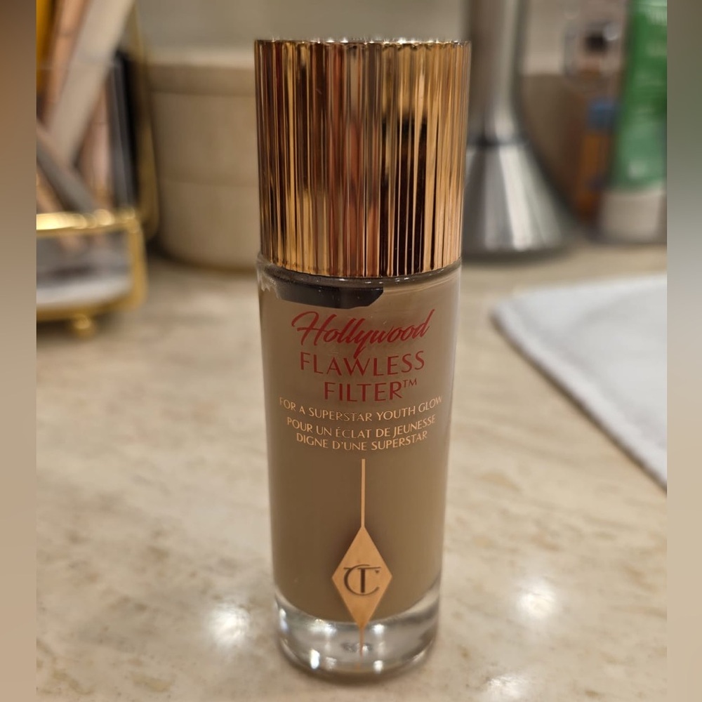 Charlotte Tilbury Hollywood Flawless Filter - Medium